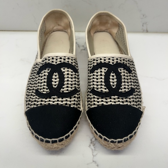 Chanel Interlocking Espadrille - Picture 2 of 6